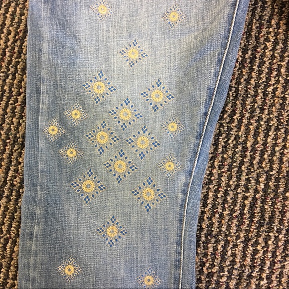 Anthropologie Pilcro jeans gold embroidery 36” - Picture 3 of 4